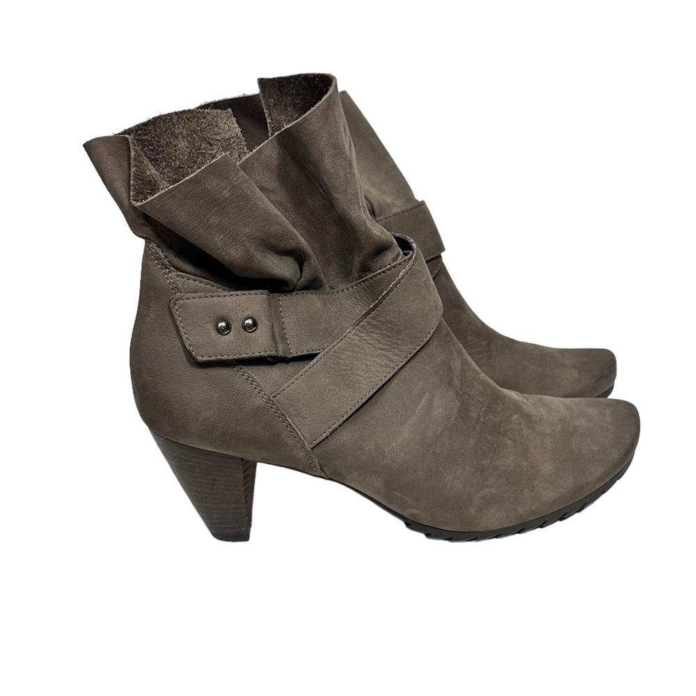 Paul Green Leather Ankle Wrap Boots Flaw